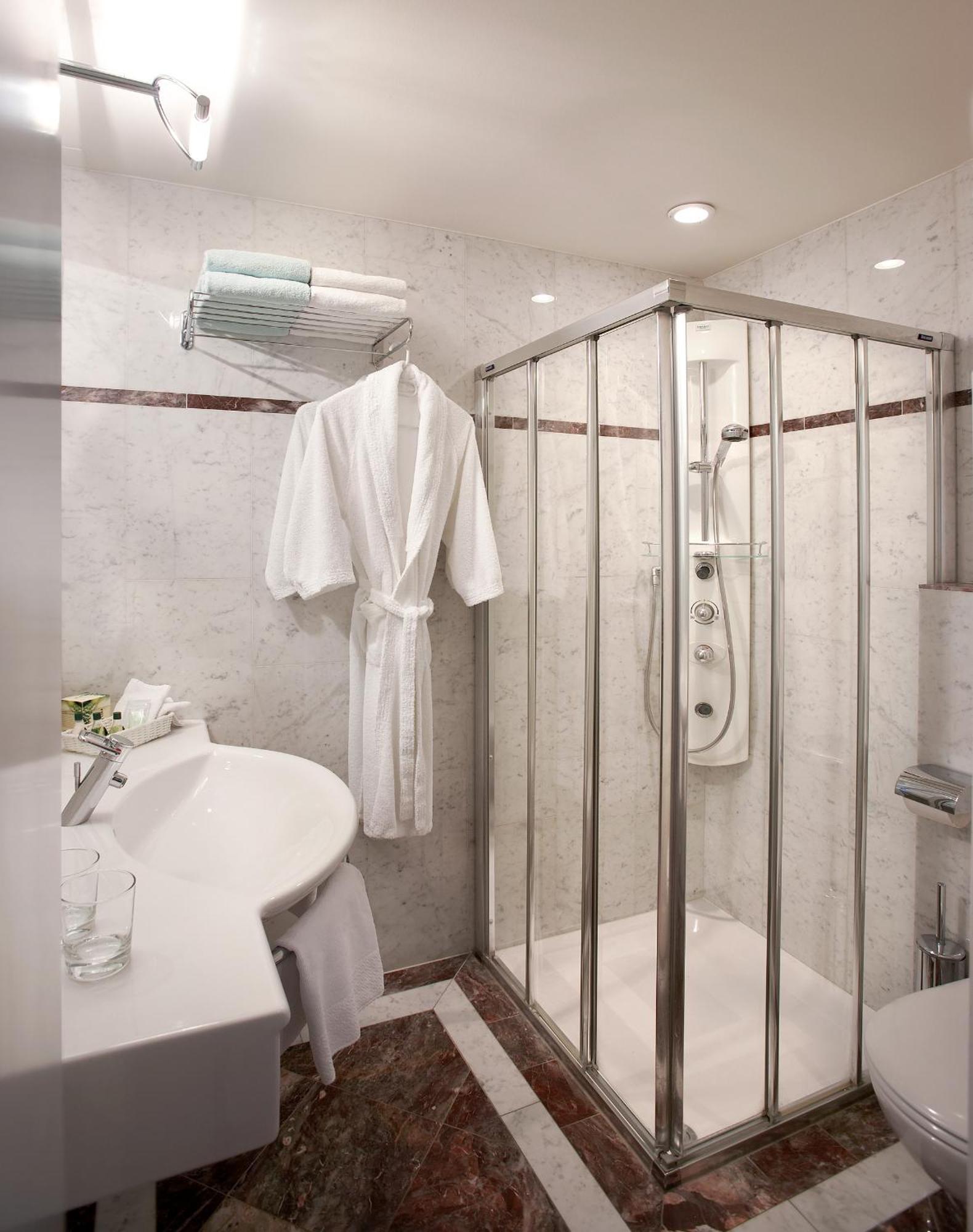 Romantik Hotel De L'Ours 苏西 外观 照片