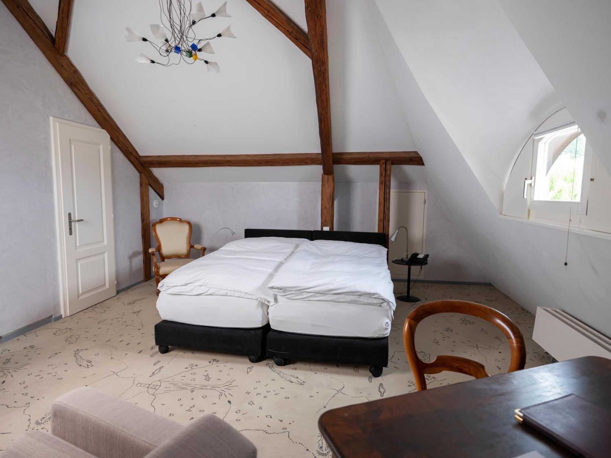 Romantik Hotel De L'Ours 苏西 外观 照片