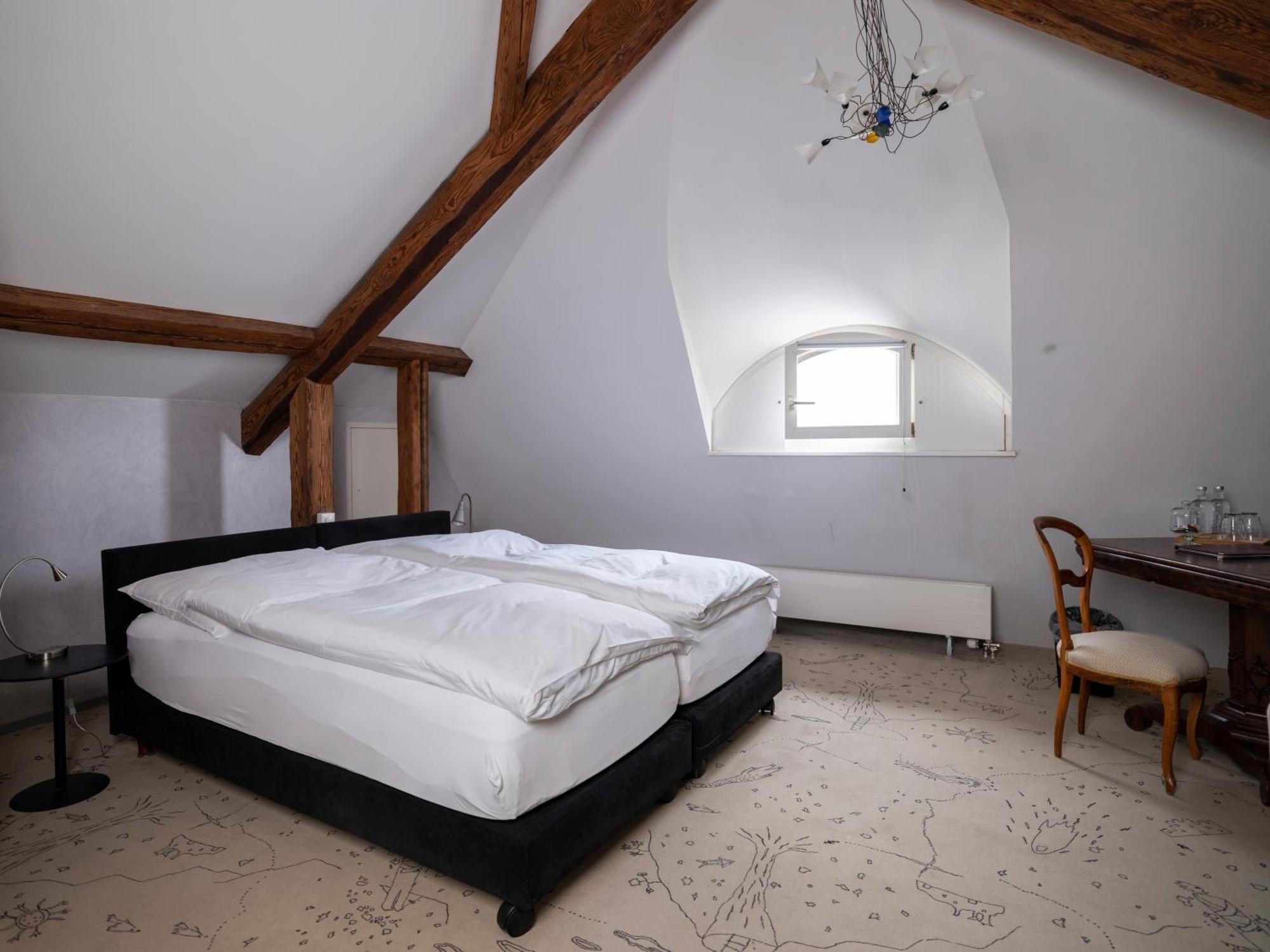 Romantik Hotel De L'Ours 苏西 外观 照片