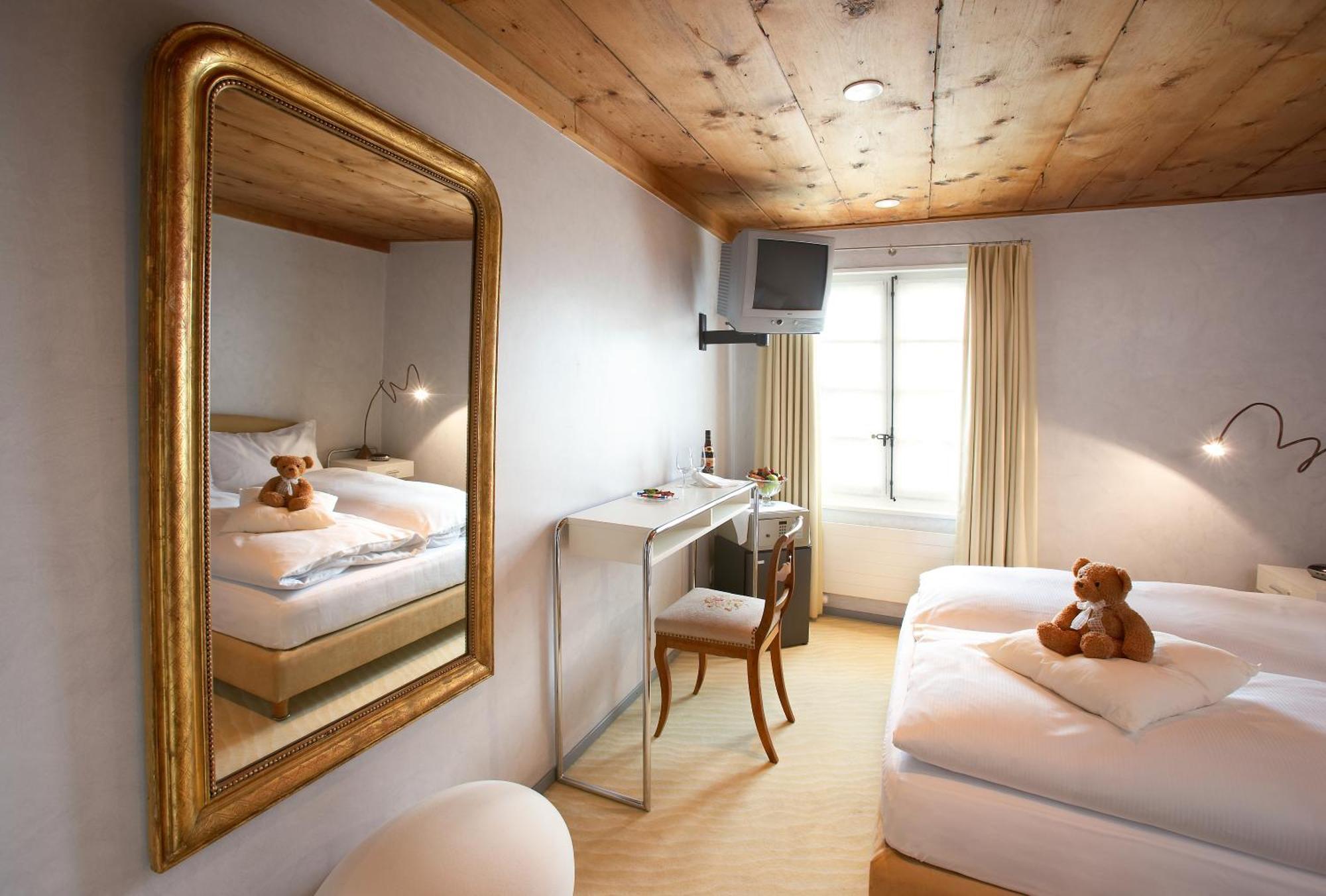Romantik Hotel De L'Ours 苏西 外观 照片