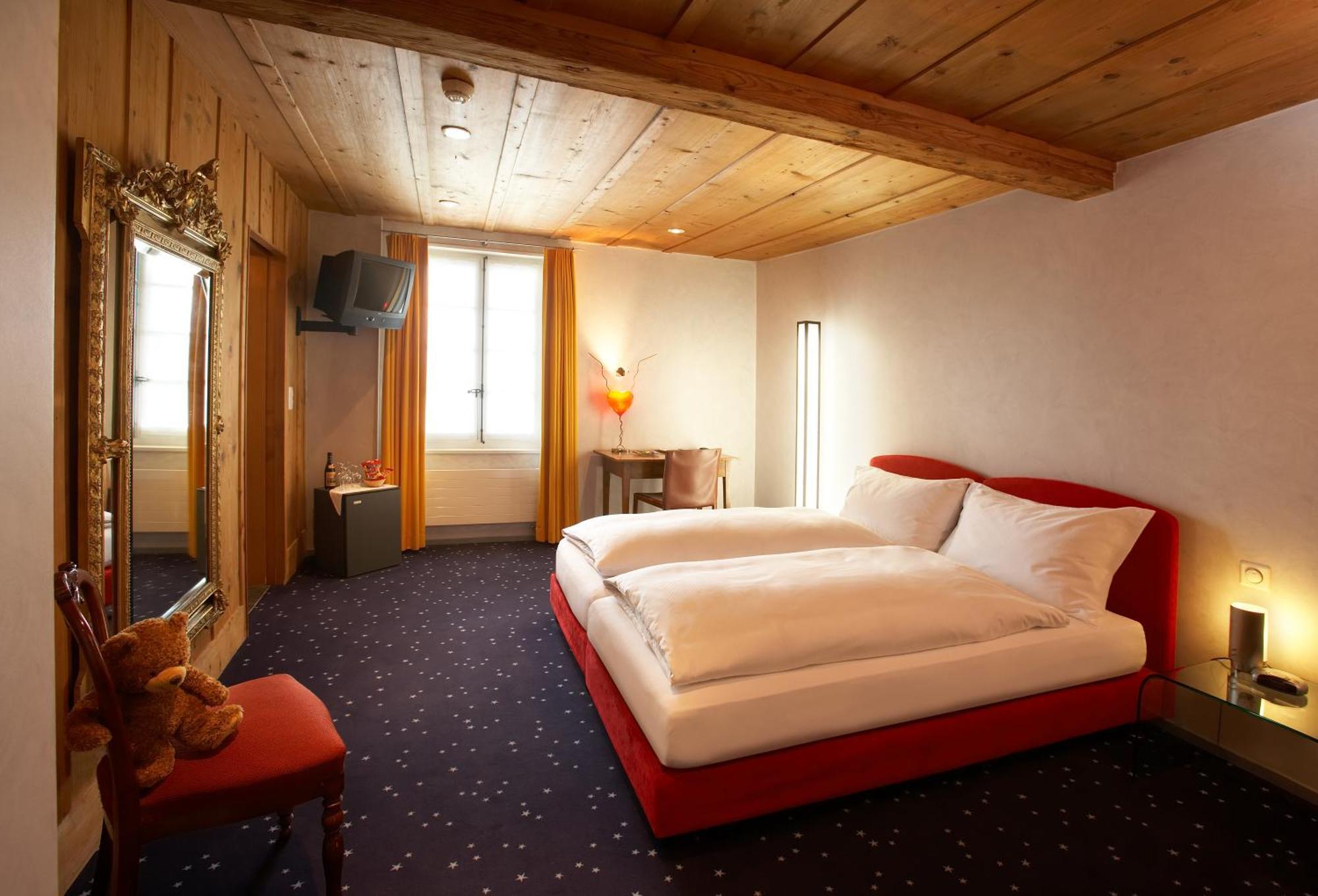 Romantik Hotel De L'Ours 苏西 外观 照片